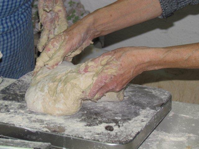 Vorweihnachtliche Brotback-Aktion am 09. und 10.12.